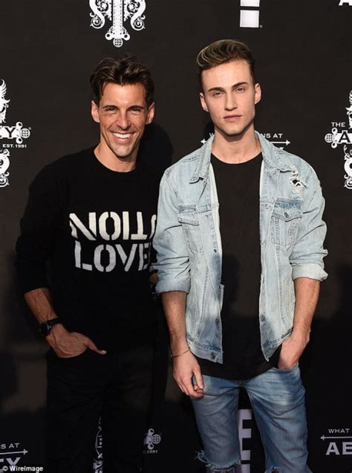 Are Madison Hildebrand and Cody still together?