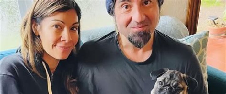 Exploring "celeste Schroeder Chino Moreno"