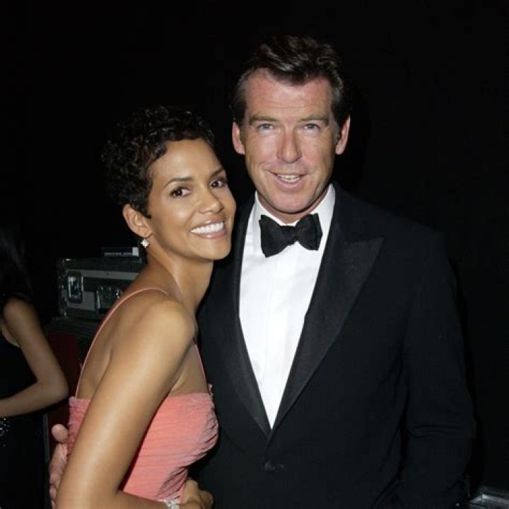 Halle Berry takes on a new role in real-life! She will defend herself as an attorney in her divorce case against her ex-husband, Olivier Martinez!