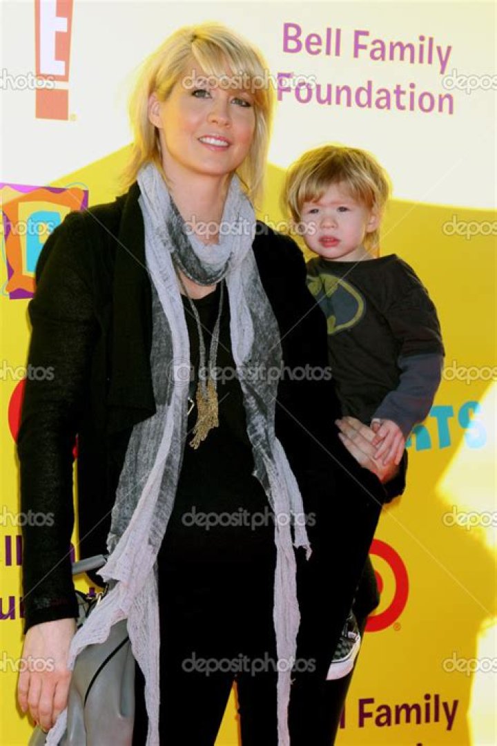 Jenna Elfman Biography, Life, Interesting Facts