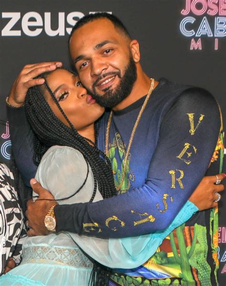 Joseline Hernandez, Puerto Rican star poses with her fiance, DJ Ballistic for a romantic snap on the beach!