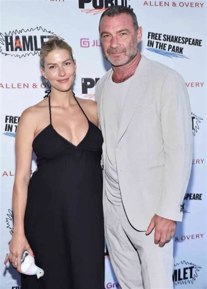 Liev Schreiber: Fiancée, net worth, tattoos, smoking & body facts
